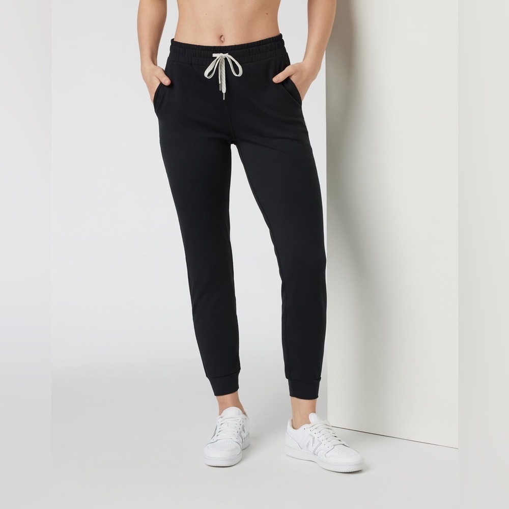 Vuori Black Performance Joggers NWOT